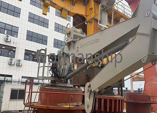 Grúa articulada marina de 4.5 toneladas y 8 metros
