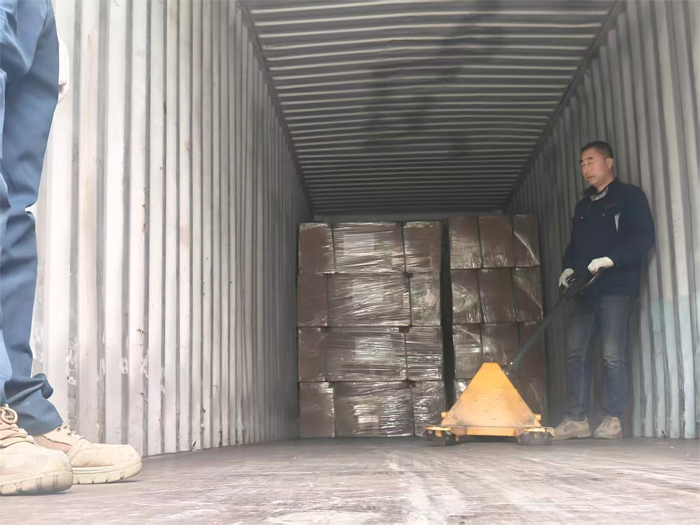Envío de un contenedor completo de 300 asientos marinos listos para su transporte a Corea
